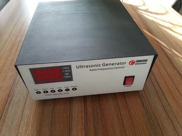 Çok Frekanslı Ultrasonik Güç Üreteci / Ultrasonik Temizleme Makinesi için Ultrasonik Frekans Jeneratörü